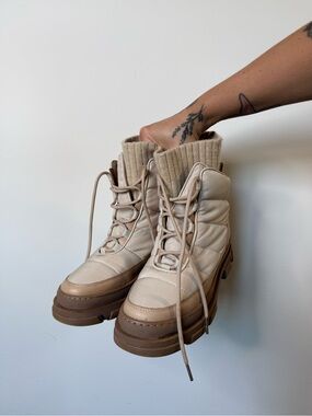 Sam Edelman Beige and Brown Lace-Up Puffer Boots - Women’s 8